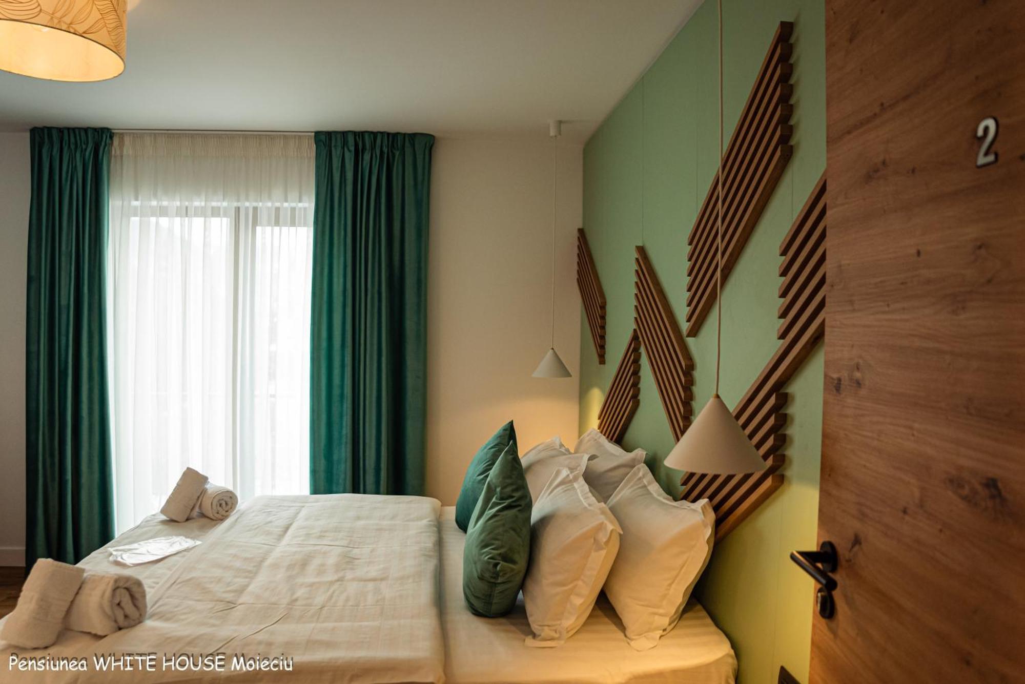 White House Moieciu Hotel Moieciu de Jos Exterior photo