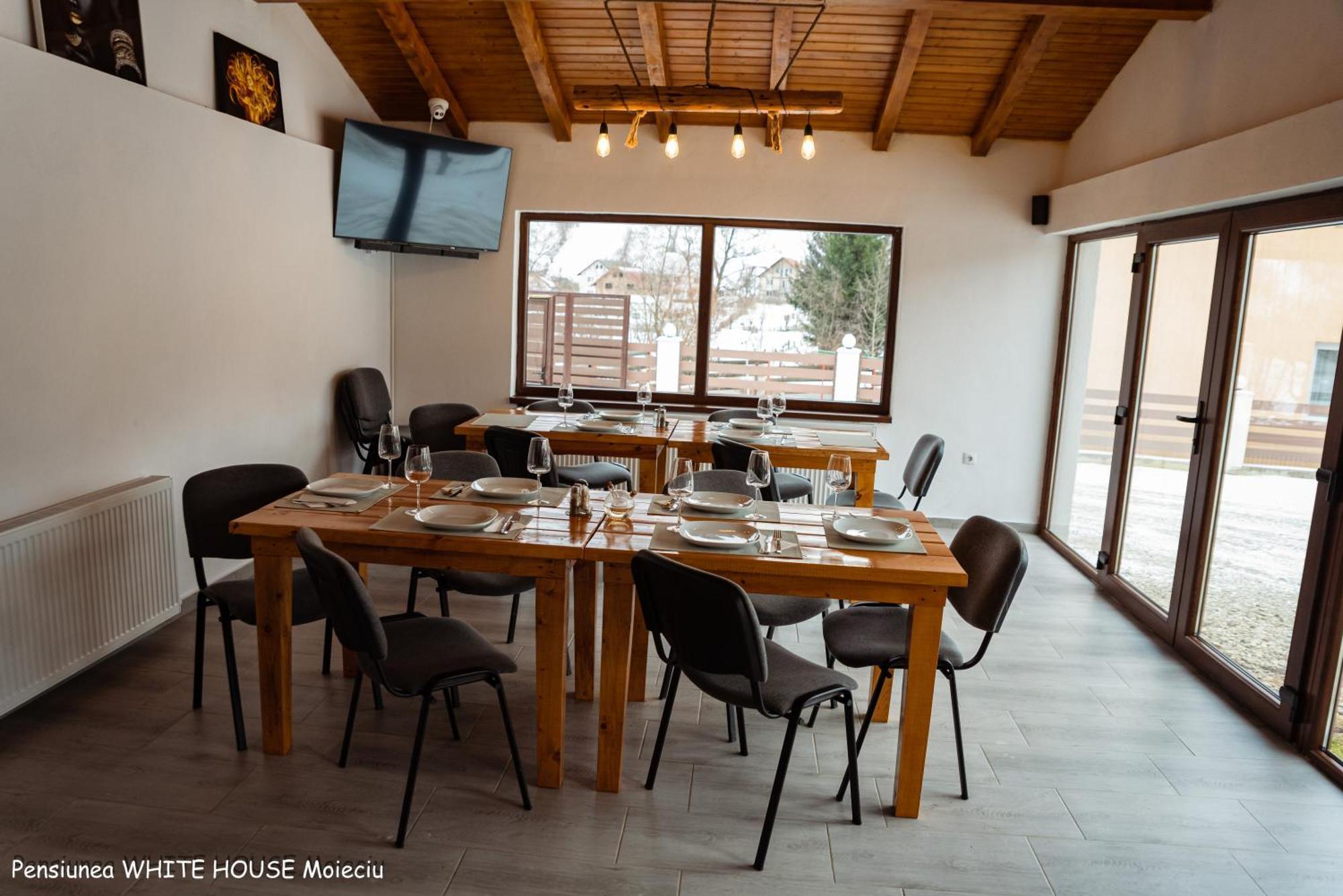 White House Moieciu Hotel Moieciu de Jos Exterior photo